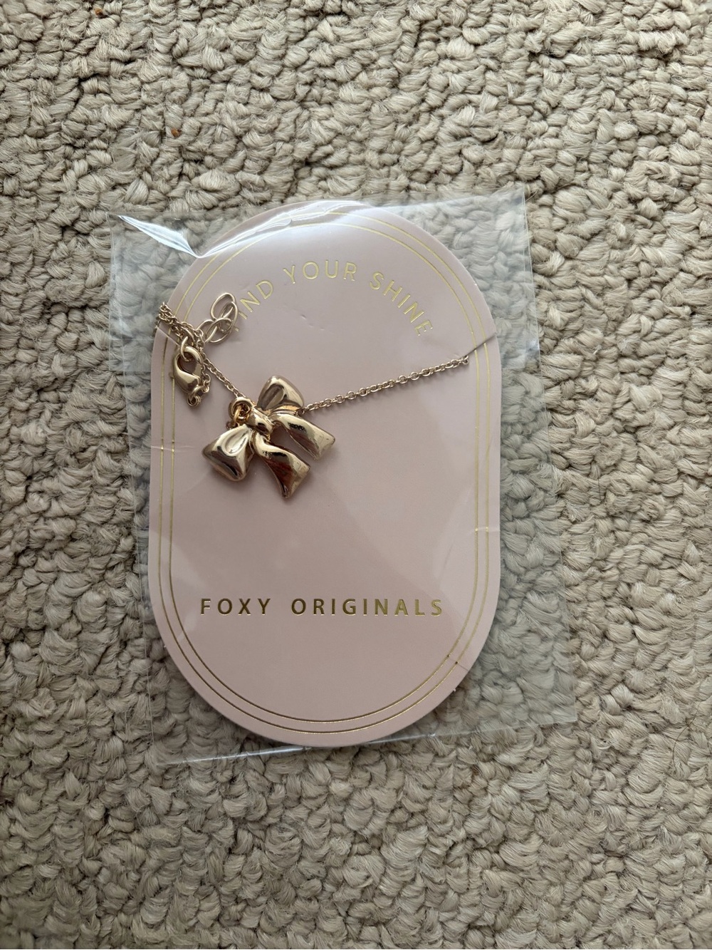 NEW BOW NECKLACE